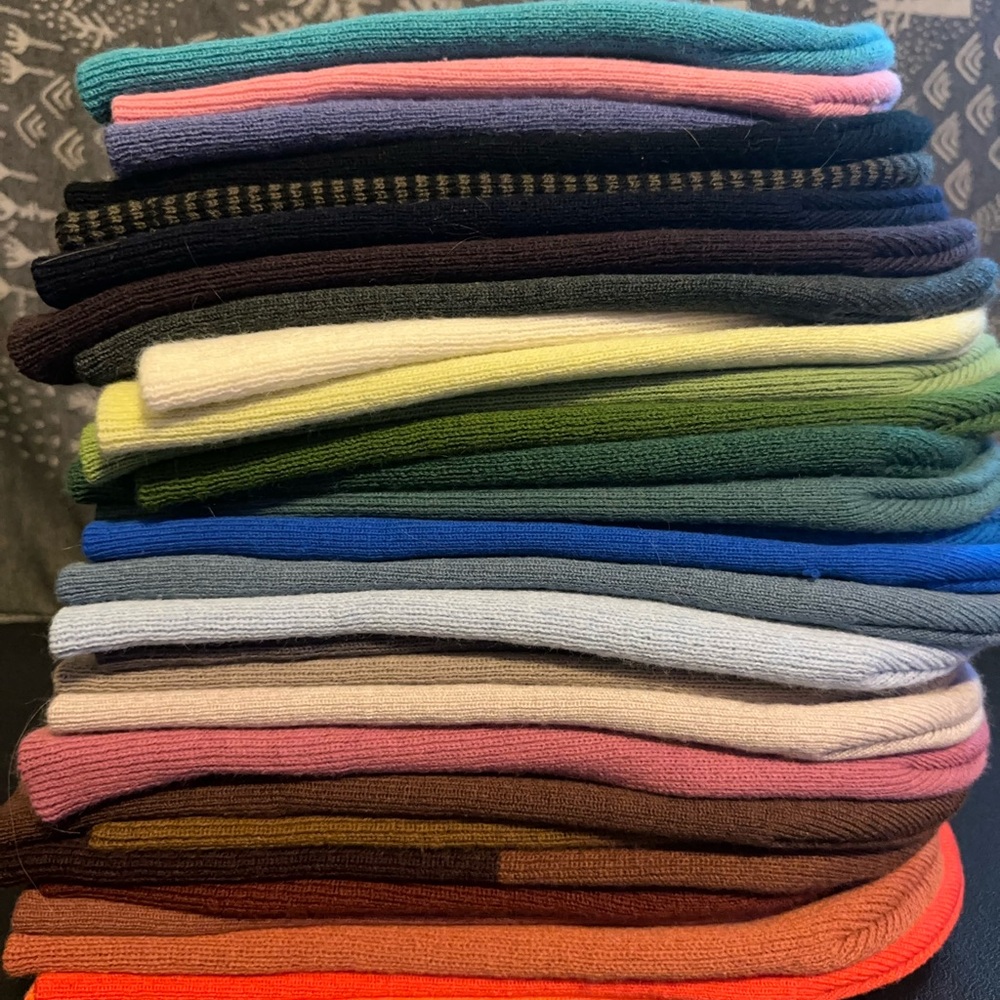 30 Carhartt beanies